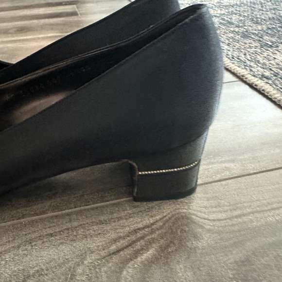 Vintage Ferragamo heels - Picture 3 of 5